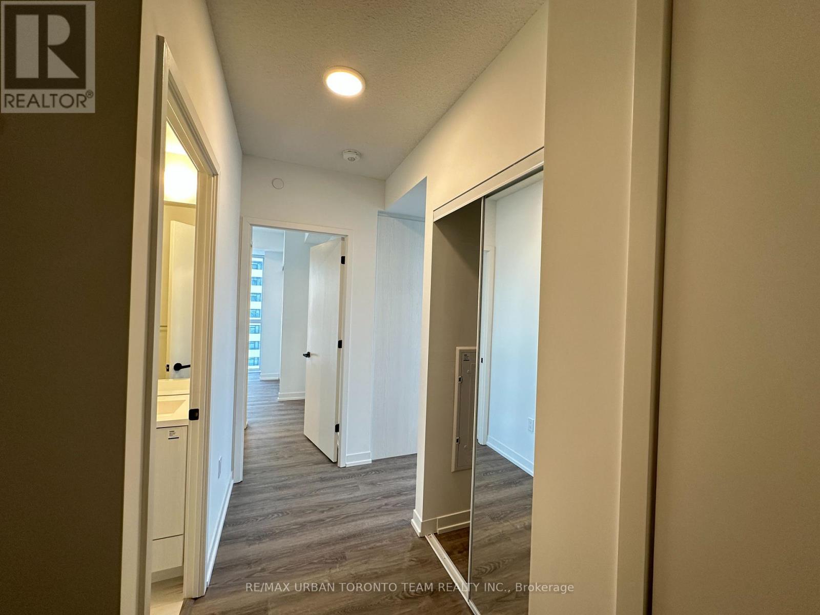 3202 - 8 Interchange Way, Vaughan (Vaughan Corporate Centre), Ontario  L4K 5Z7 - Photo 18 - N12592768