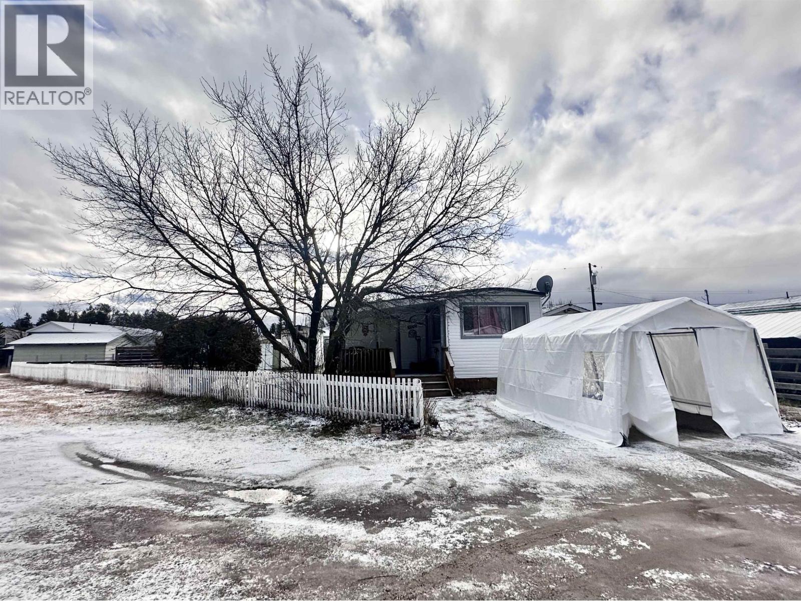 1085 3RD AVENUE, Valemount, British Columbia