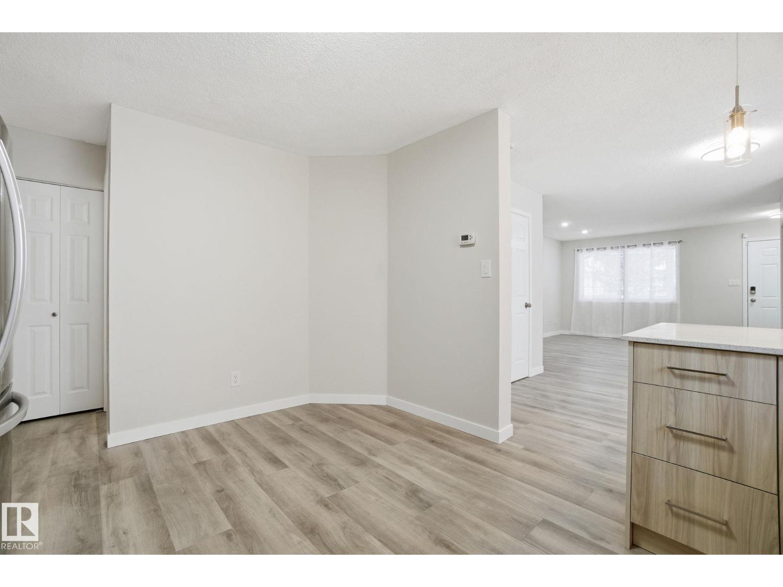 4035 38 St Nw, Edmonton, Alberta  T6L 6W8 - Photo 17 - E4467996