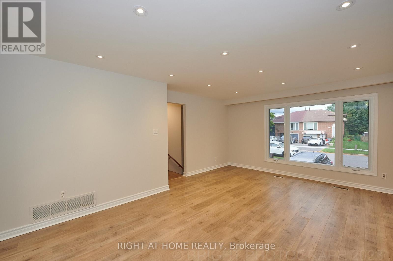 36 LADNER DRIVE, Toronto, Ontario