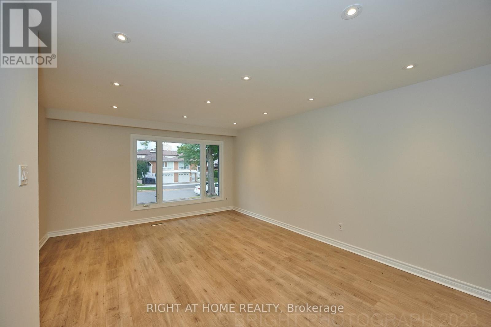 36 Ladner Drive, Toronto, Ontario  M2J 3Z7 - Photo 2 - C12629062