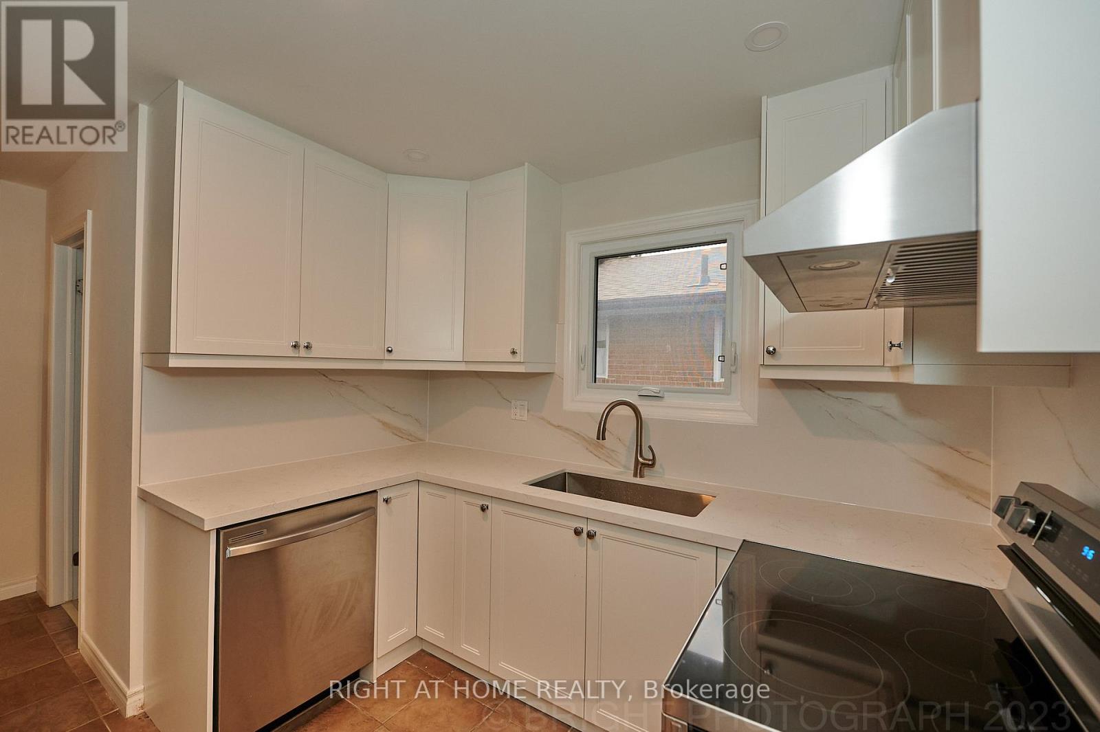 36 Ladner Drive, Toronto, Ontario  M2J 3Z7 - Photo 8 - C12629062