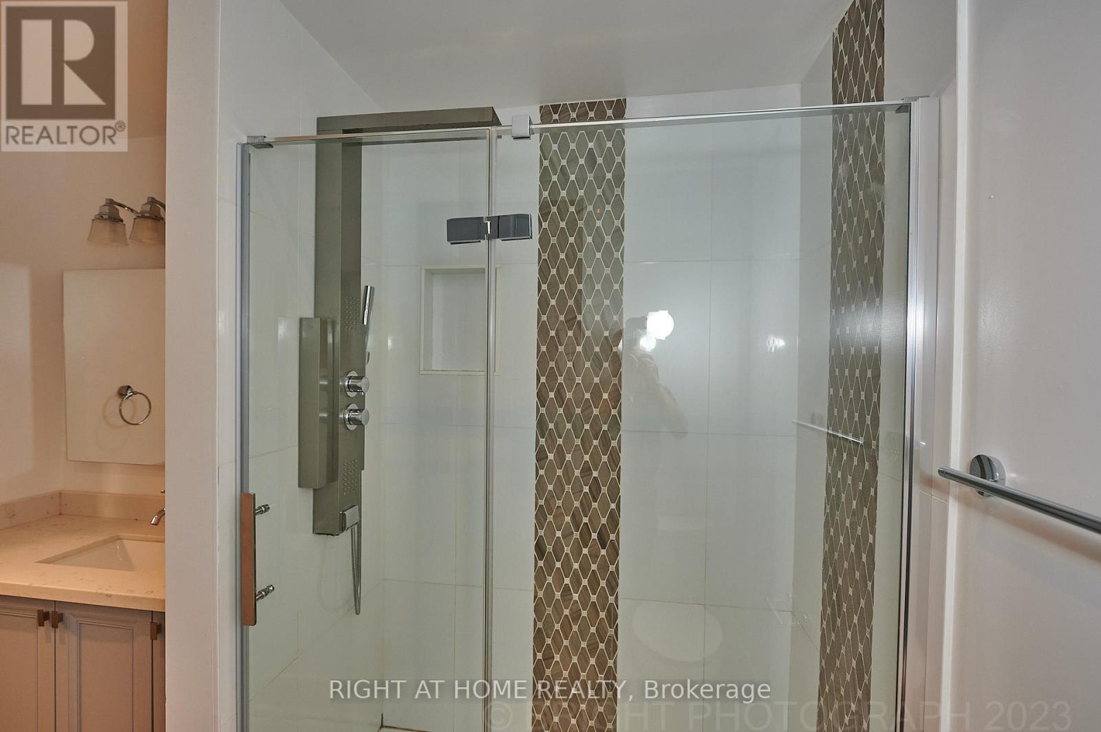 36 Ladner Drive, Toronto, Ontario  M2J 3Z7 - Photo 9 - C12629062