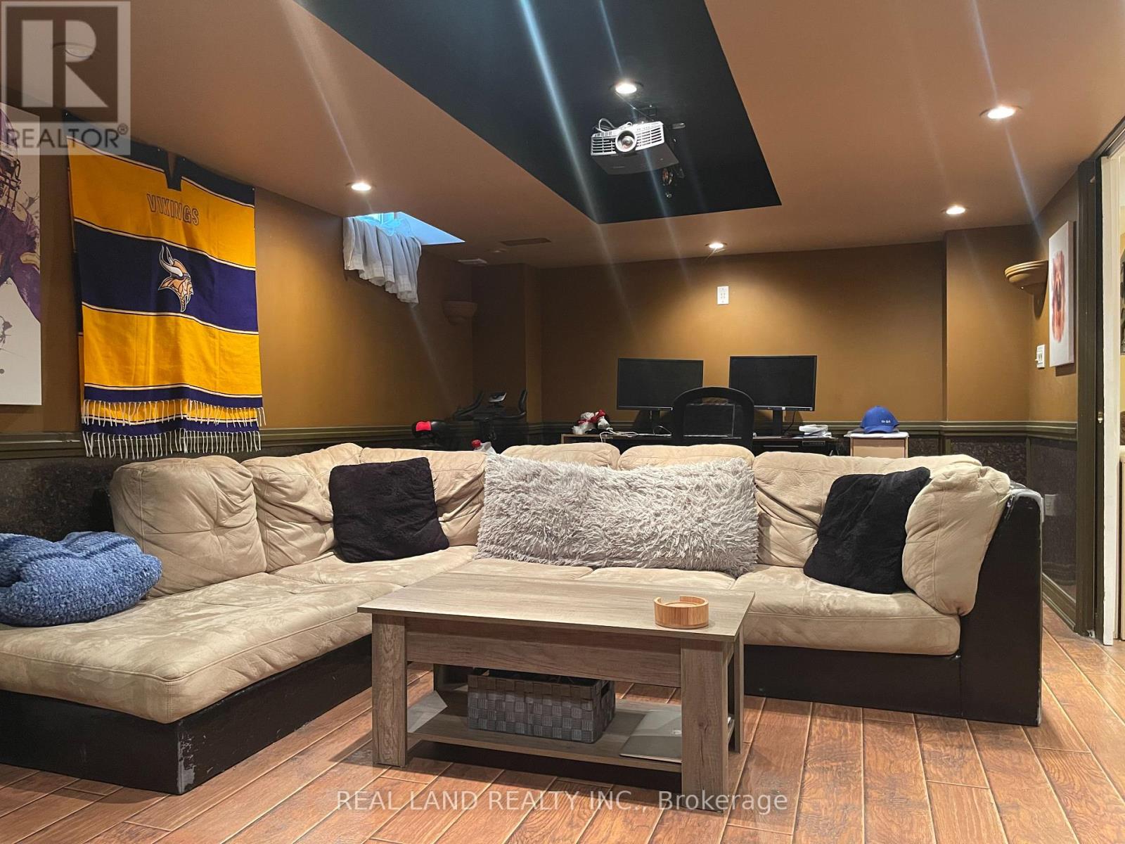 Basement - 21 Victoria Wood Avenue, Markham, Ontario  L6E 1X7 - Photo 2 - N12629066