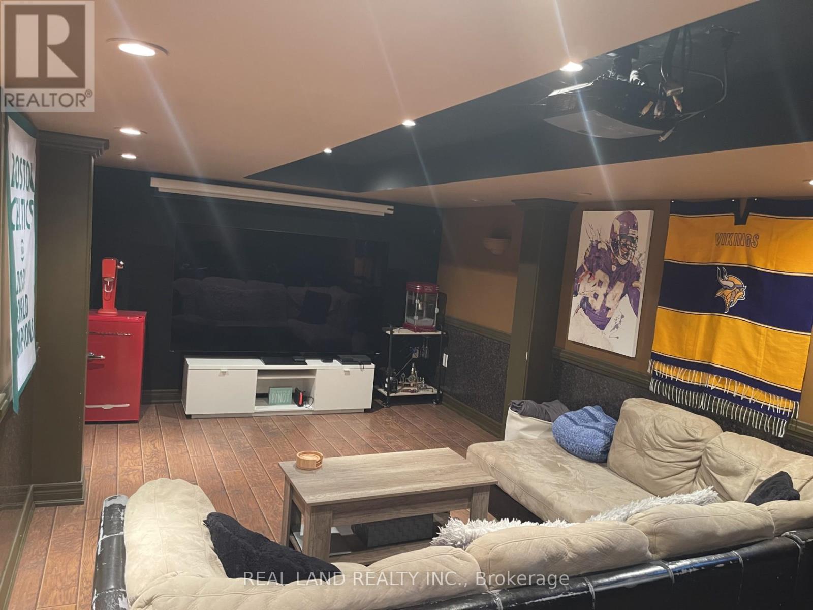 Basement - 21 Victoria Wood Avenue, Markham, Ontario  L6E 1X7 - Photo 3 - N12629066