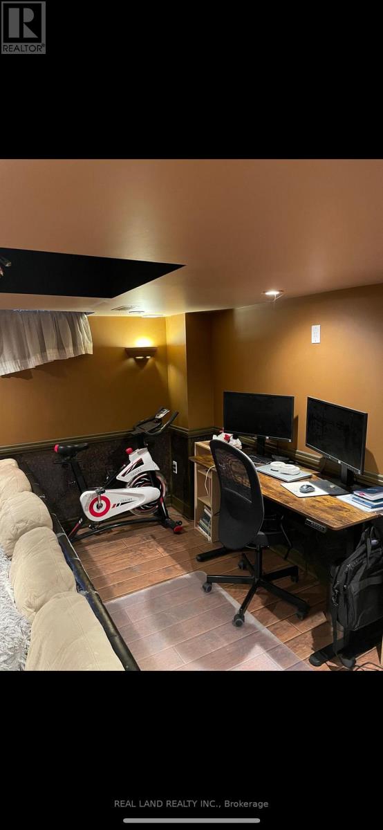 Basement - 21 Victoria Wood Avenue, Markham, Ontario  L6E 1X7 - Photo 6 - N12629066