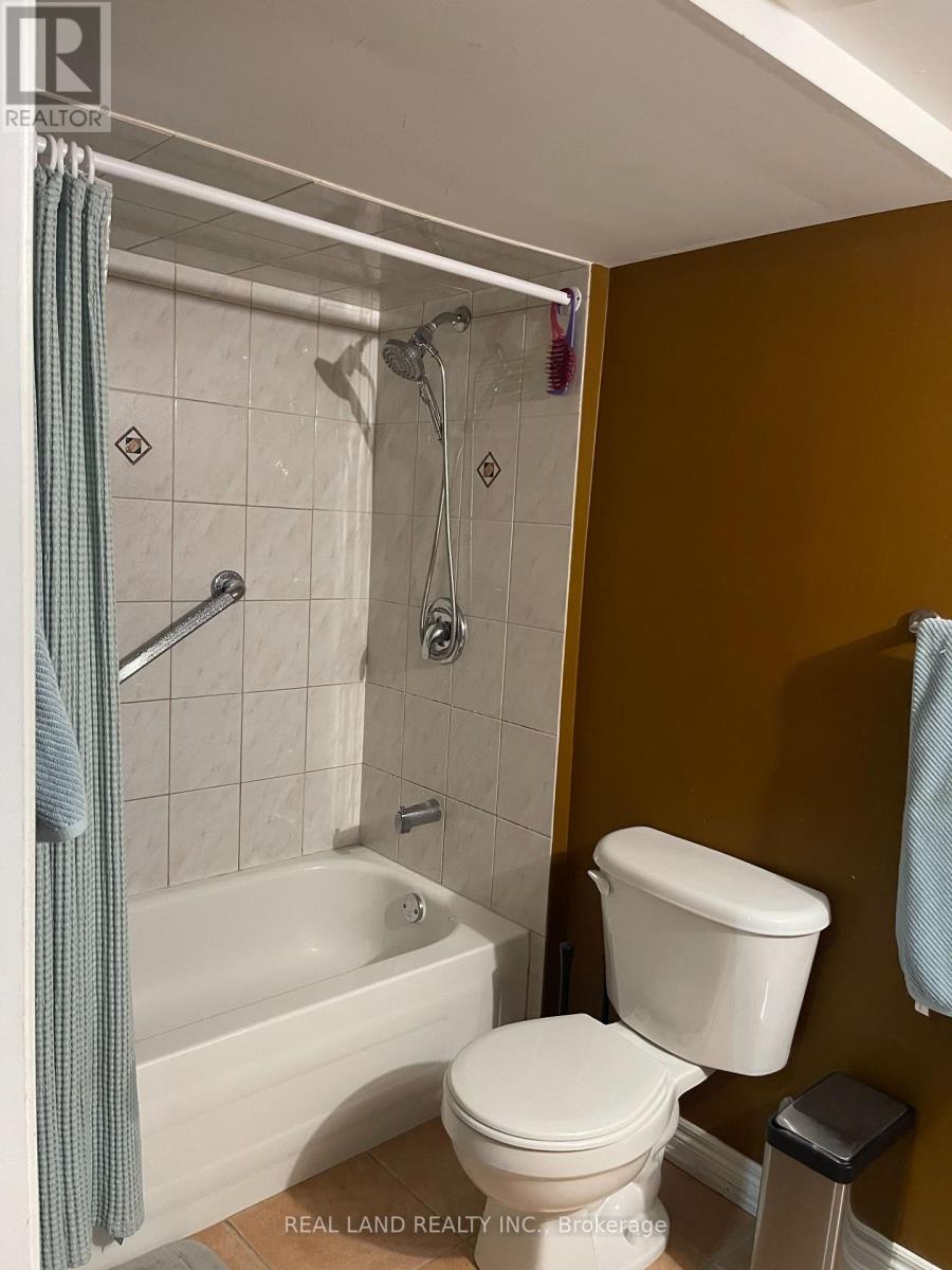 Basement - 21 Victoria Wood Avenue, Markham, Ontario  L6E 1X7 - Photo 9 - N12629066