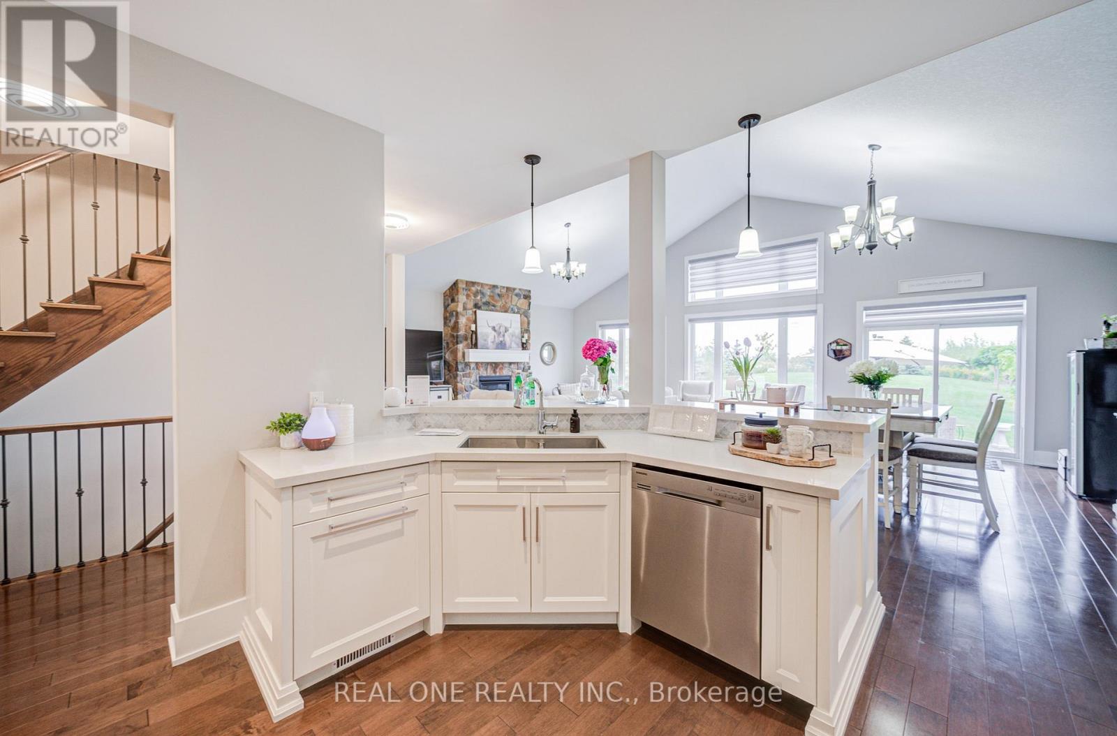 295 Sunnybrae Avenue, Innisfil, Ontario  L9S 0K9 - Photo 17 - N12629072