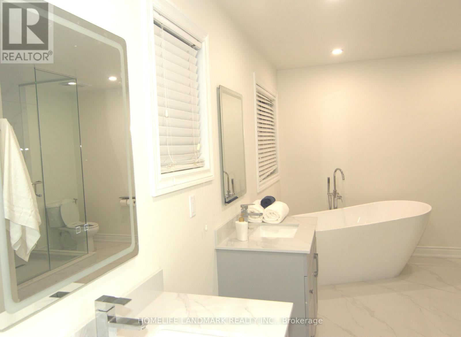 3861 Mulligan Cross, Mississauga, Ontario  L5M 7B2 - Photo 18 - W12611752