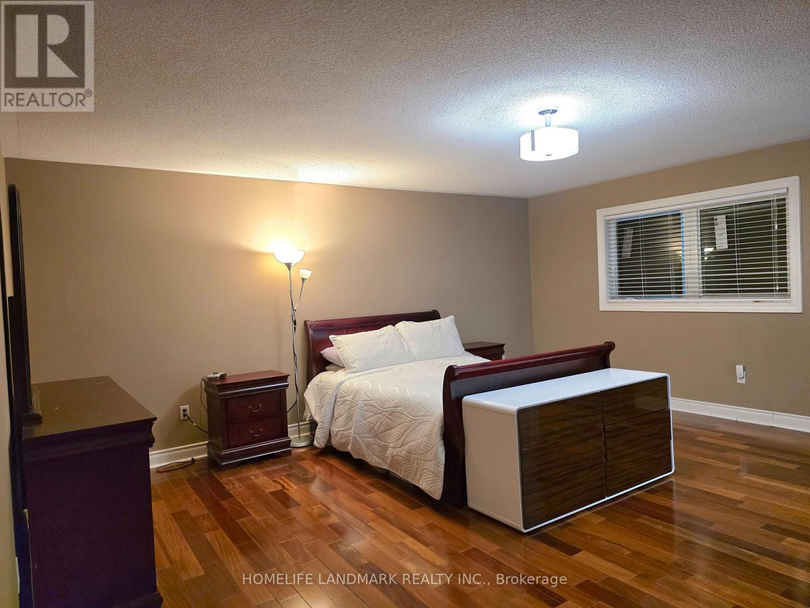 3861 Mulligan Cross, Mississauga, Ontario  L5M 7B2 - Photo 17 - W12611752