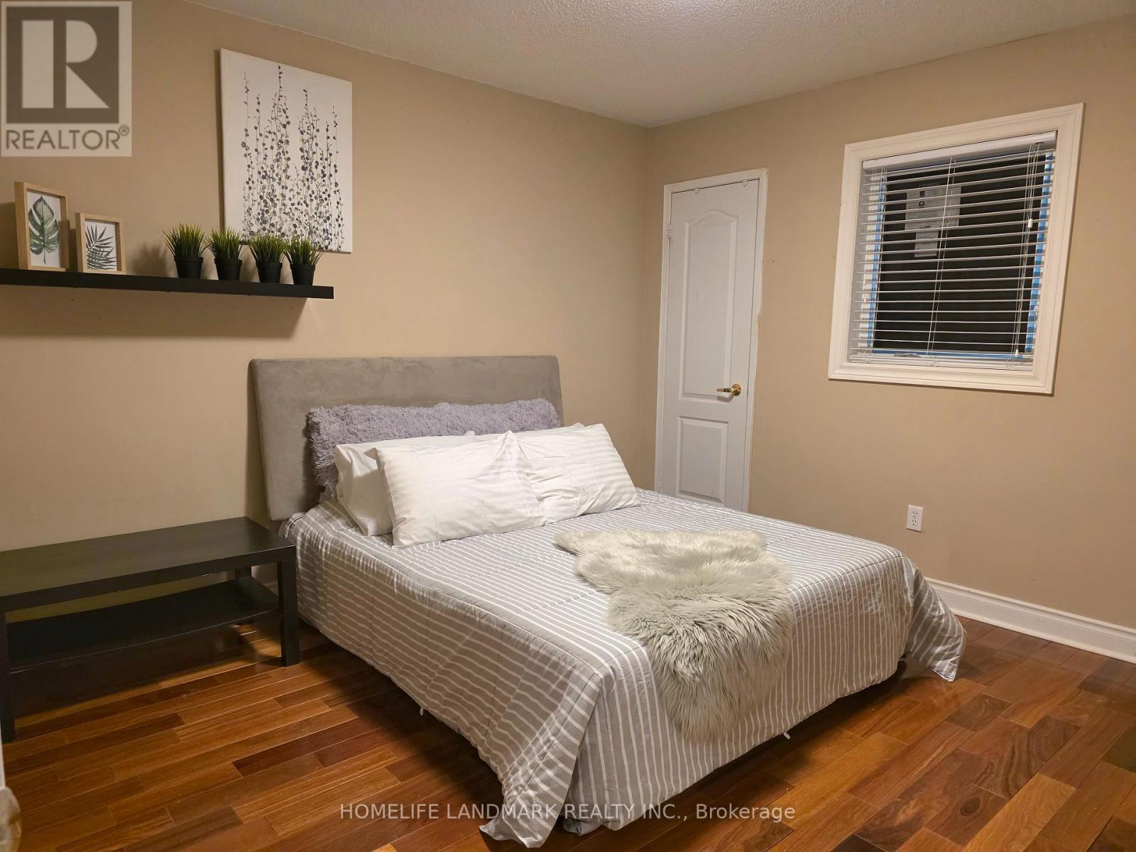 3861 Mulligan Cross, Mississauga, Ontario  L5M 7B2 - Photo 23 - W12611752