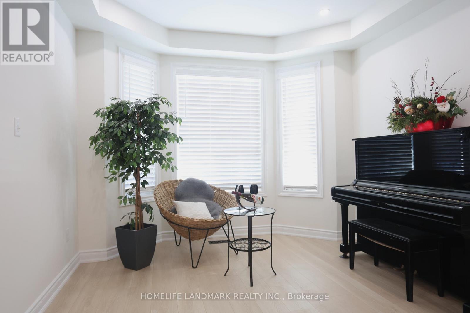 3861 Mulligan Cross, Mississauga, Ontario  L5M 7B2 - Photo 6 - W12611752