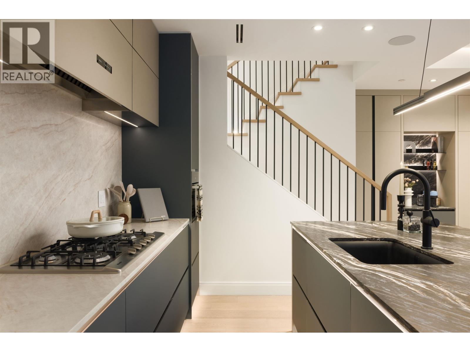 1 1177 W 33rd Avenue, Vancouver, British Columbia V0V 0V0 - Photo 12 - R3073339