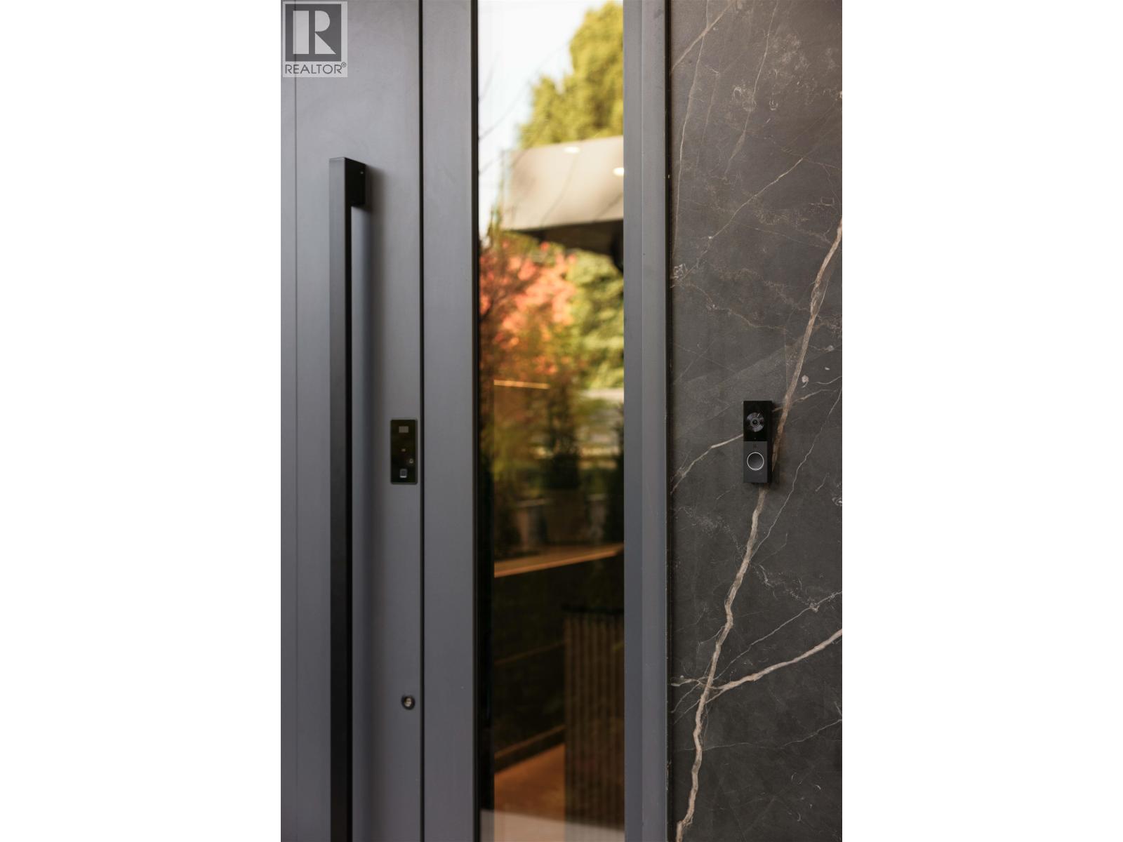 1 1177 W 33rd Avenue, Vancouver, British Columbia V0V 0V0 - Photo 4 - R3073339