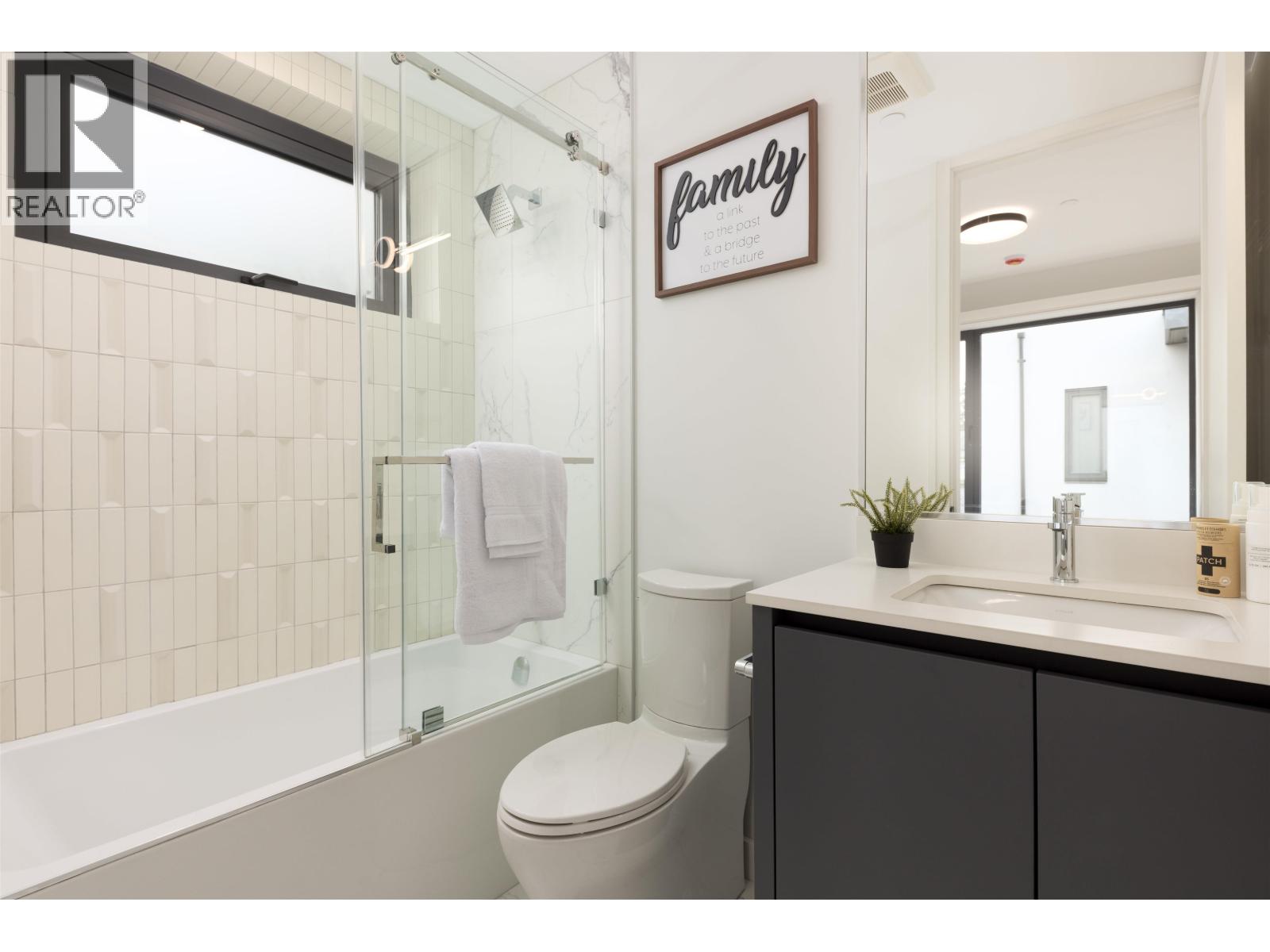 1 1177 W 33rd Avenue, Vancouver, British Columbia V0V 0V0 - Photo 22 - R3073339