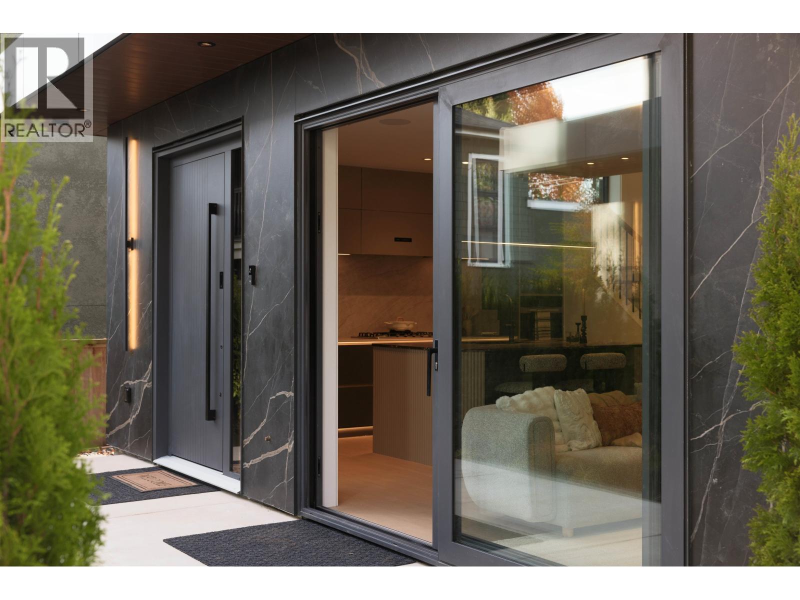 1 1177 W 33rd Avenue, Vancouver, British Columbia V0V 0V0 - Photo 3 - R3073339