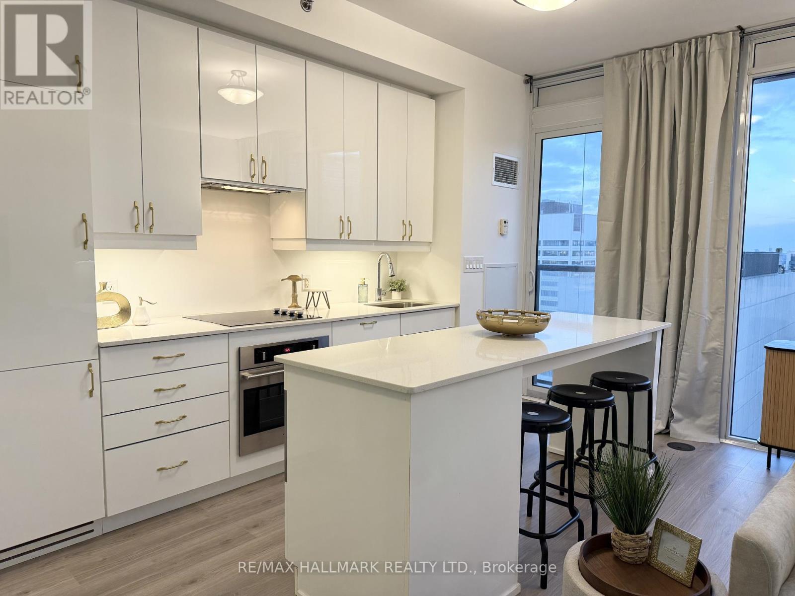 3109 - 426 University Avenue, Toronto, Ontario  M5G 1S9 - Photo 2 - C12629034