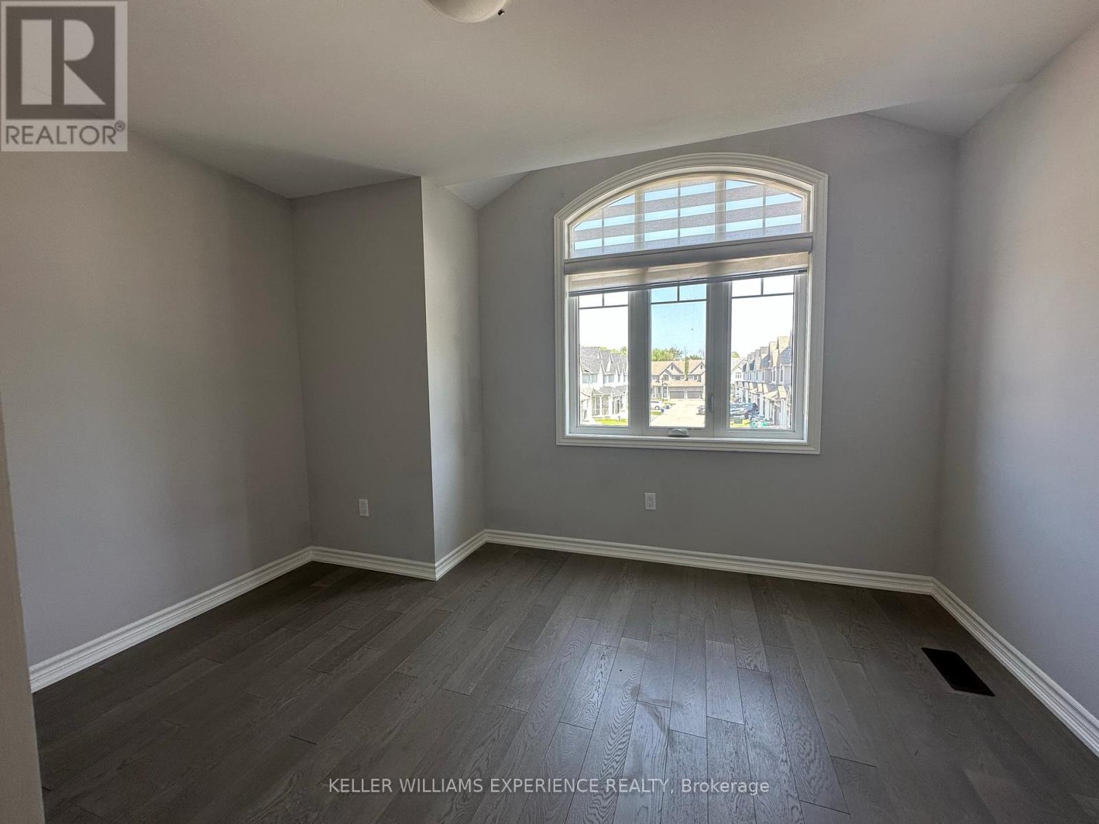 114 Jewel Street, Blue Mountains, Ontario  N0H 1J0 - Photo 12 - X12416620