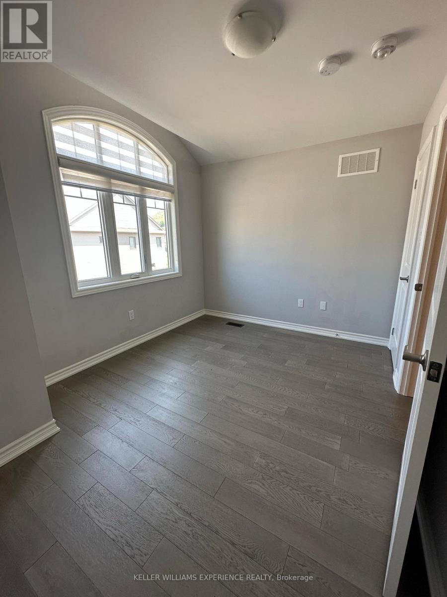 114 Jewel Street, Blue Mountains, Ontario  N0H 1J0 - Photo 15 - X12416620