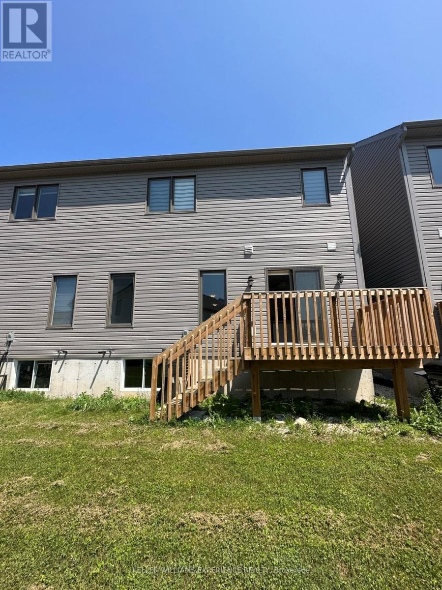 114 Jewel Street, Blue Mountains, Ontario  N0H 1J0 - Photo 11 - X12416620