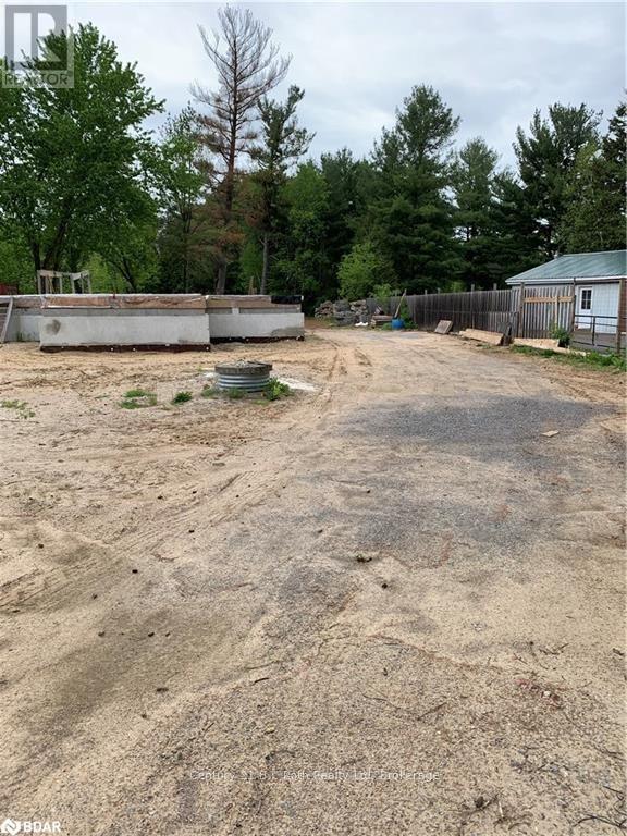 8240 Main Street, Adjala-Tosorontio, Ontario  L0M 1M0 - Photo 25 - N12623120