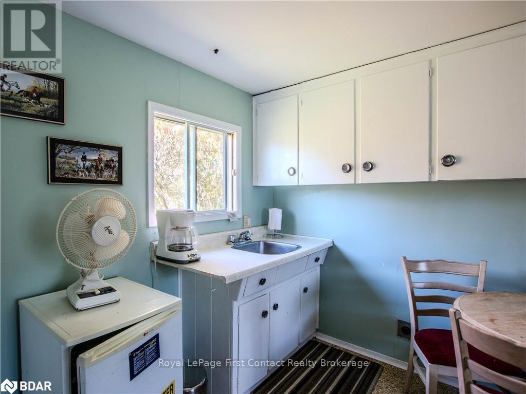 2041 Flos Rd Four Road W, Springwater, Ontario  L0L 2K0 - Photo 21 - S12623022