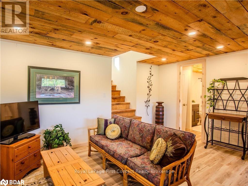 2041 Flos Rd Four Road W, Springwater, Ontario  L0L 2K0 - Photo 37 - S12623022