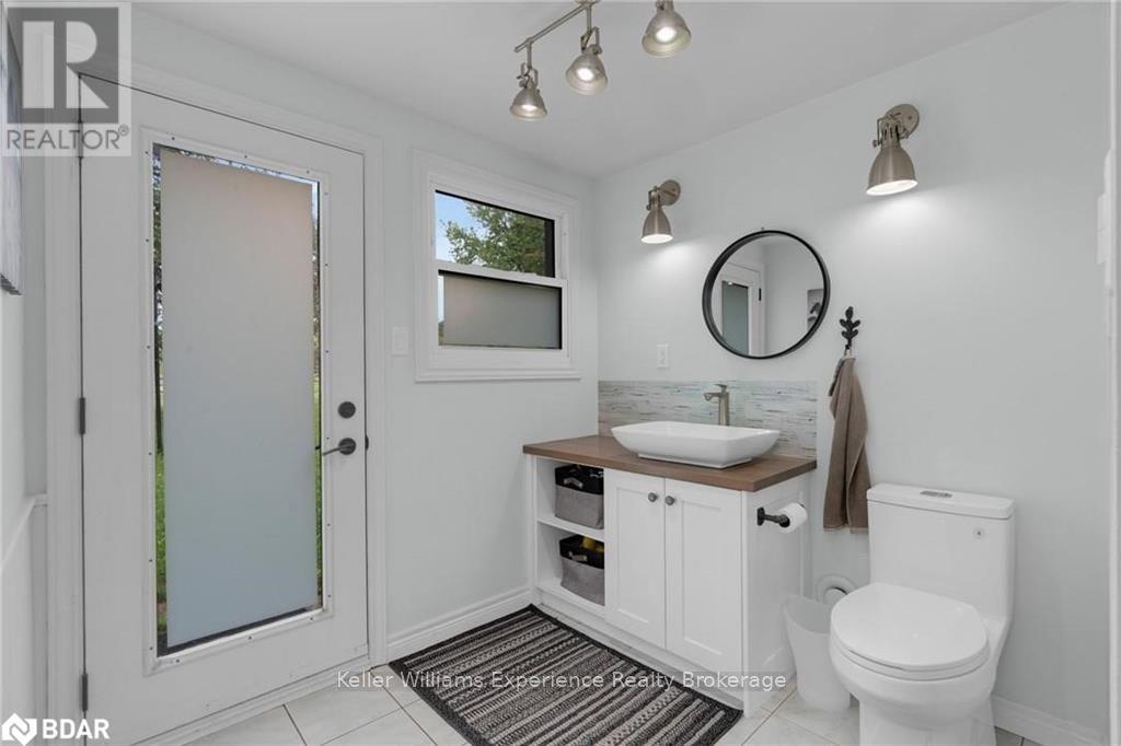 1398 Old Second Road North Road, Springwater, Ontario  L0L 2K0 - Photo 12 - S12623152