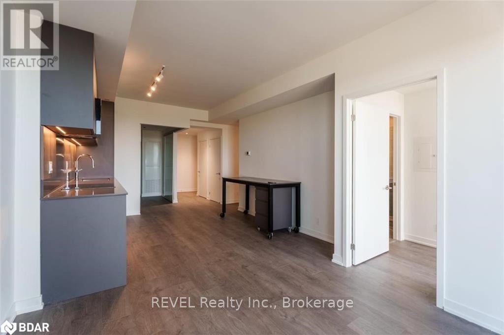 39 Mary Street, Barrie, Ontario  L4N 1S9 - Photo 4 - S12623176