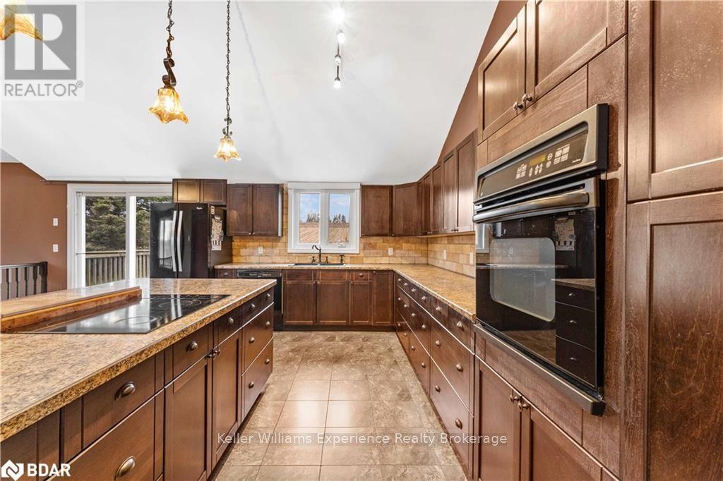 2717 3/4 Sunn Side Side Road, Clearview, Ontario  L0M 1N0 - Photo 13 - S12623208