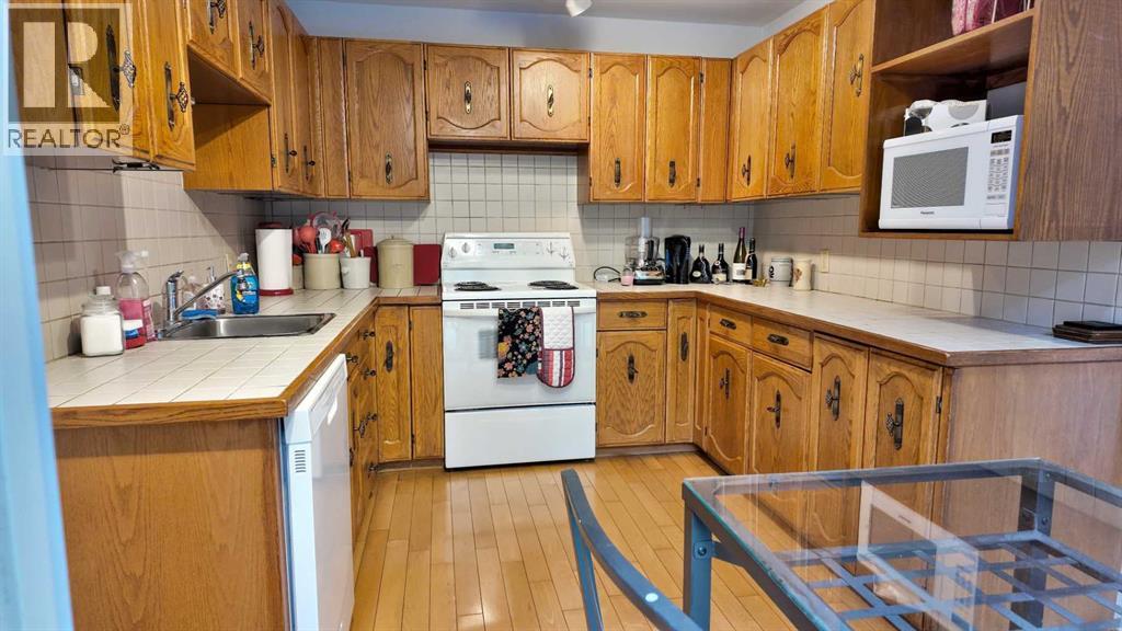 908 Larch Place, Canmore, Alberta T1W 1S5 - Photo 7 - A2273658