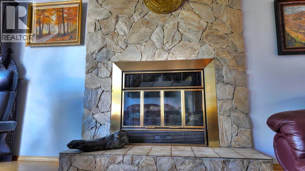 908 Larch Place, Canmore, Alberta T1W 1S5 - Photo 11 - A2273658