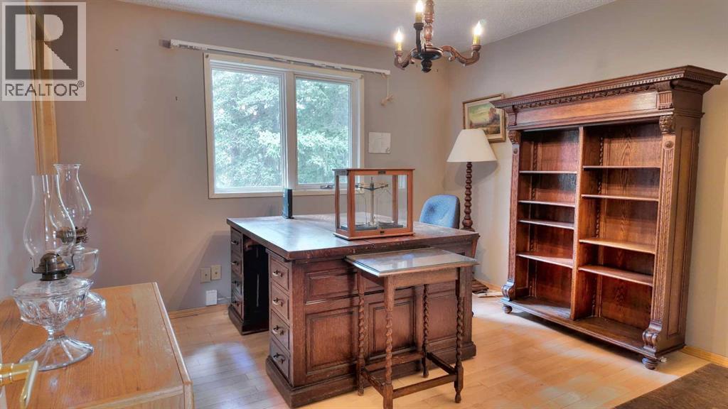 908 Larch Place, Canmore, Alberta T1W 1S5 - Photo 21 - A2273658