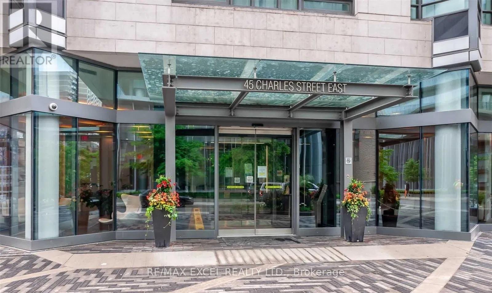 1805 - 45 Charles Street E, Toronto, Ontario  M4Y 0B8 - Photo 2 - C12612804