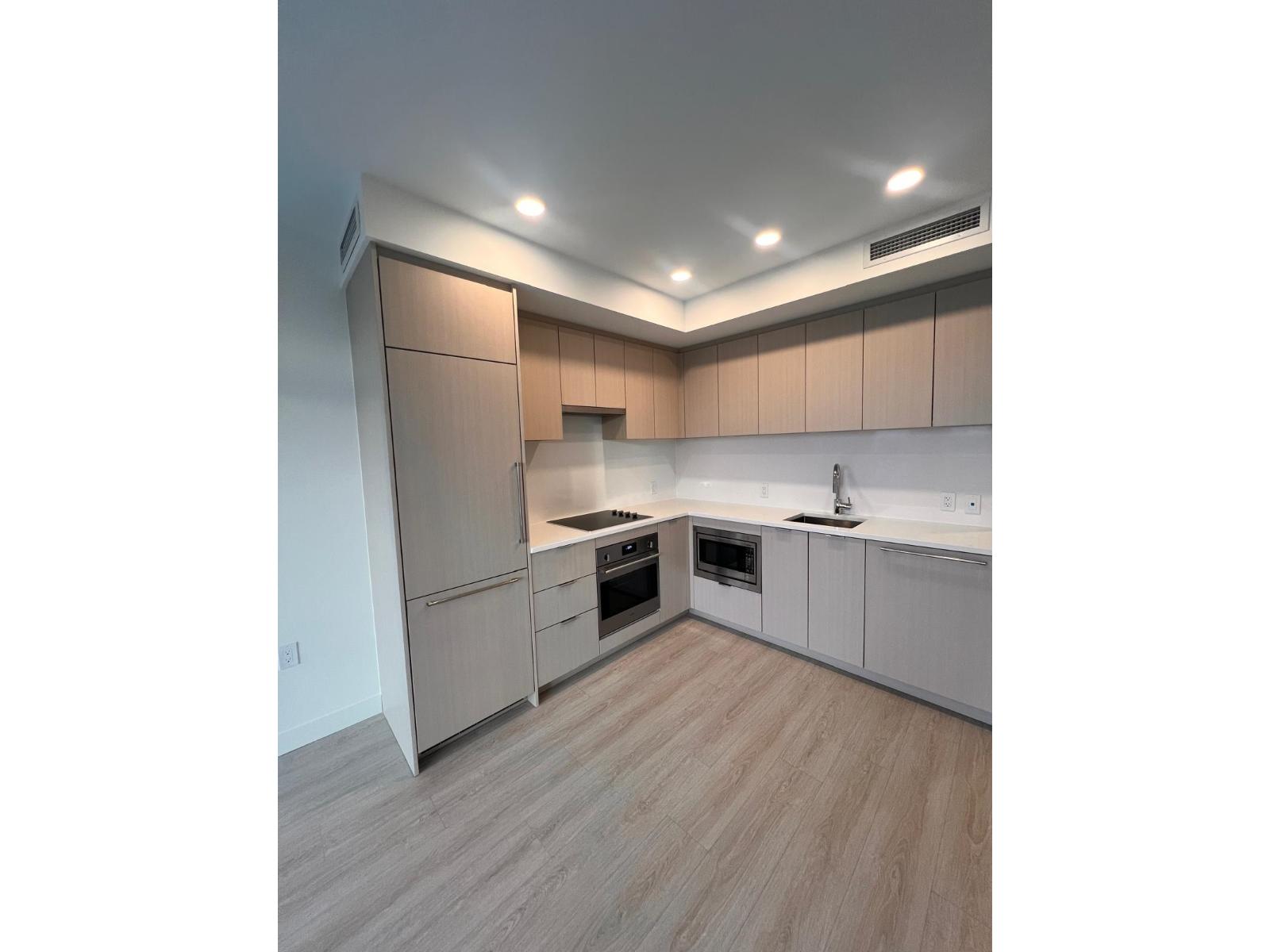 606 13675 107A AVENUE, Surrey, British Columbia