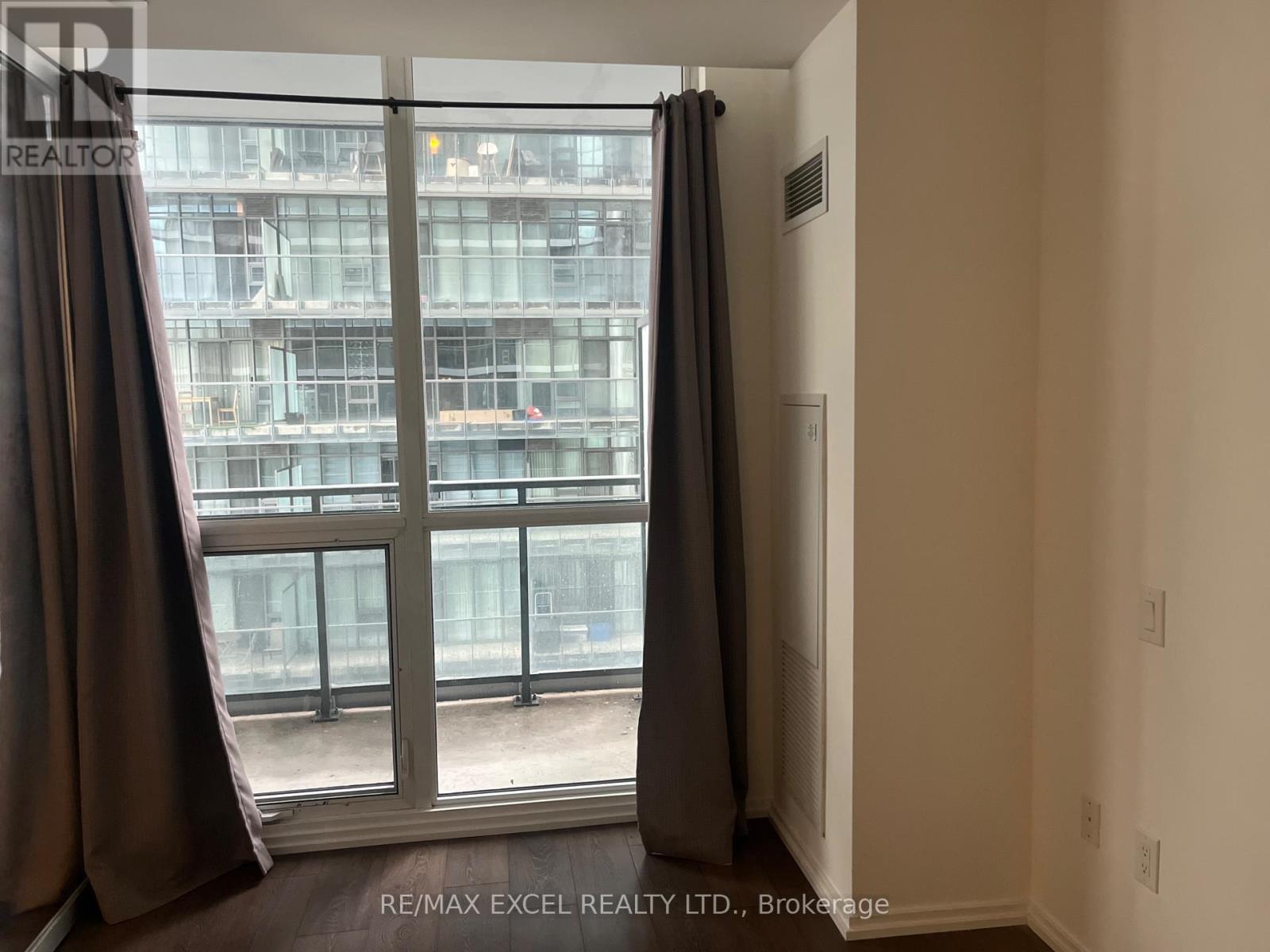 1805 - 45 Charles Street E, Toronto, Ontario  M4Y 0B8 - Photo 6 - C12612804