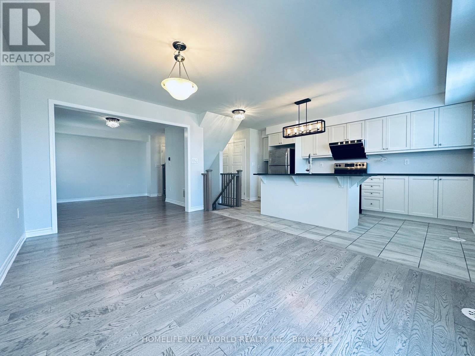 91 Mcalister Avenue, Richmond Hill, Ontario  L4S 0L2 - Photo 4 - N12629106