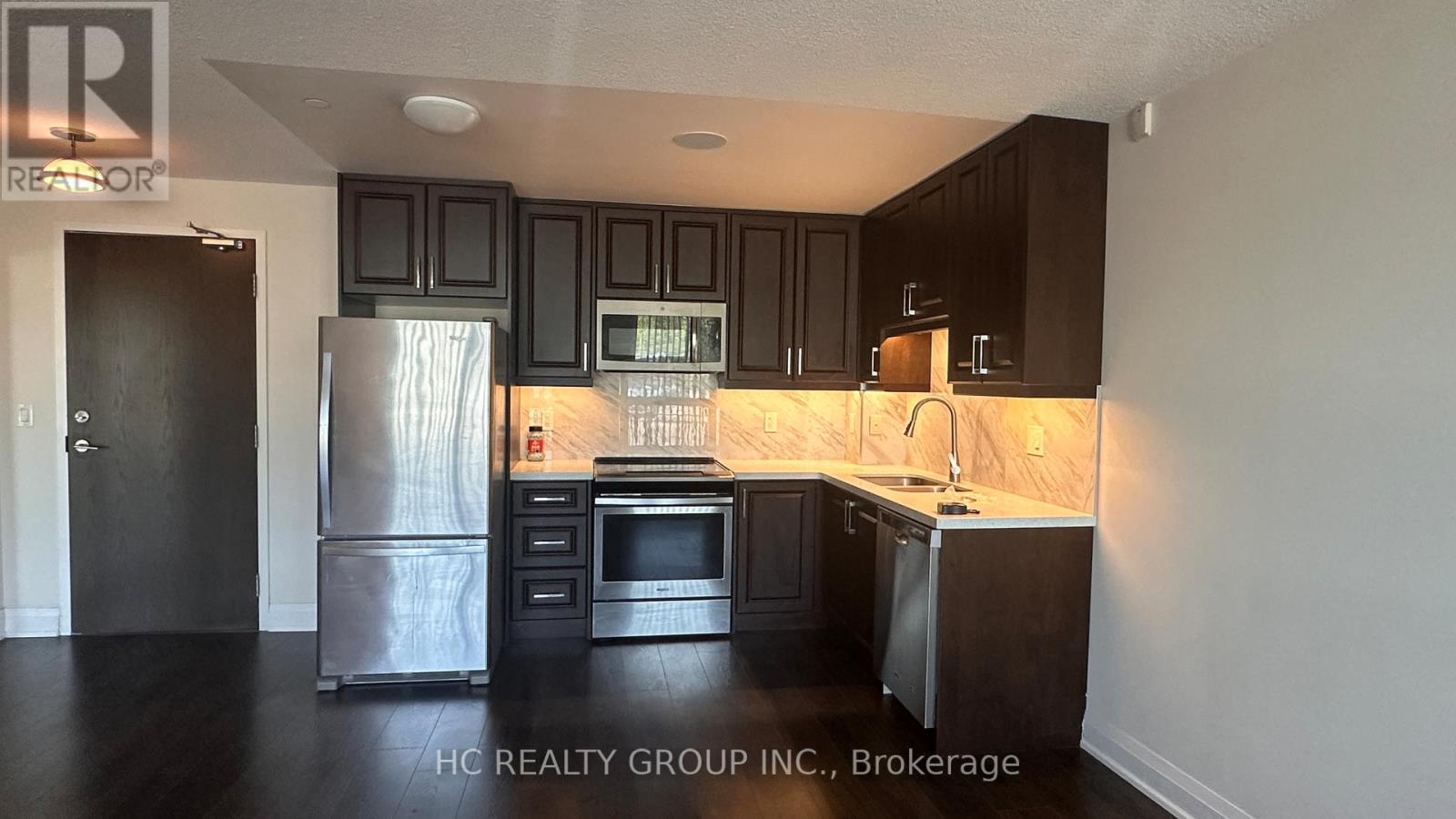 113 - 75 NORMAN BETHUNE AVENUE, Richmond Hill, Ontario