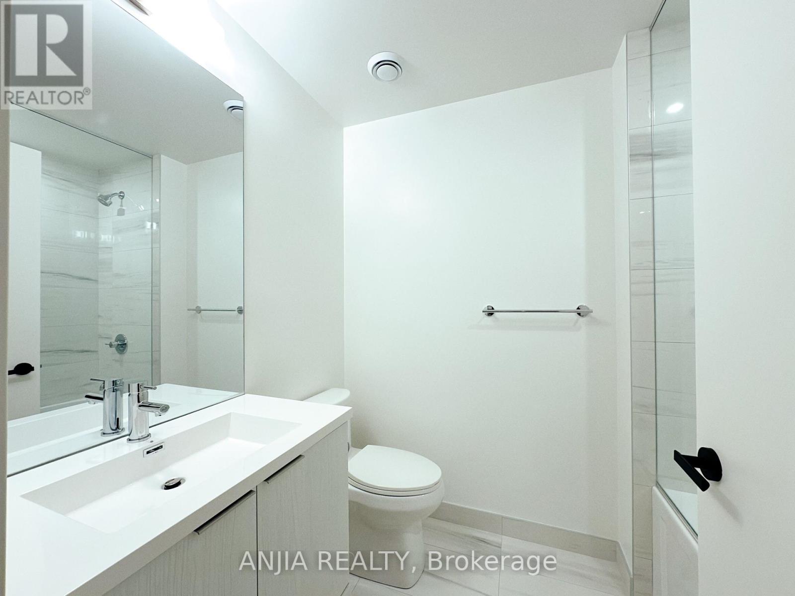 4205 - 8 Interchange Way, Vaughan, Ontario  L4K 0R2 - Photo 7 - N12629140