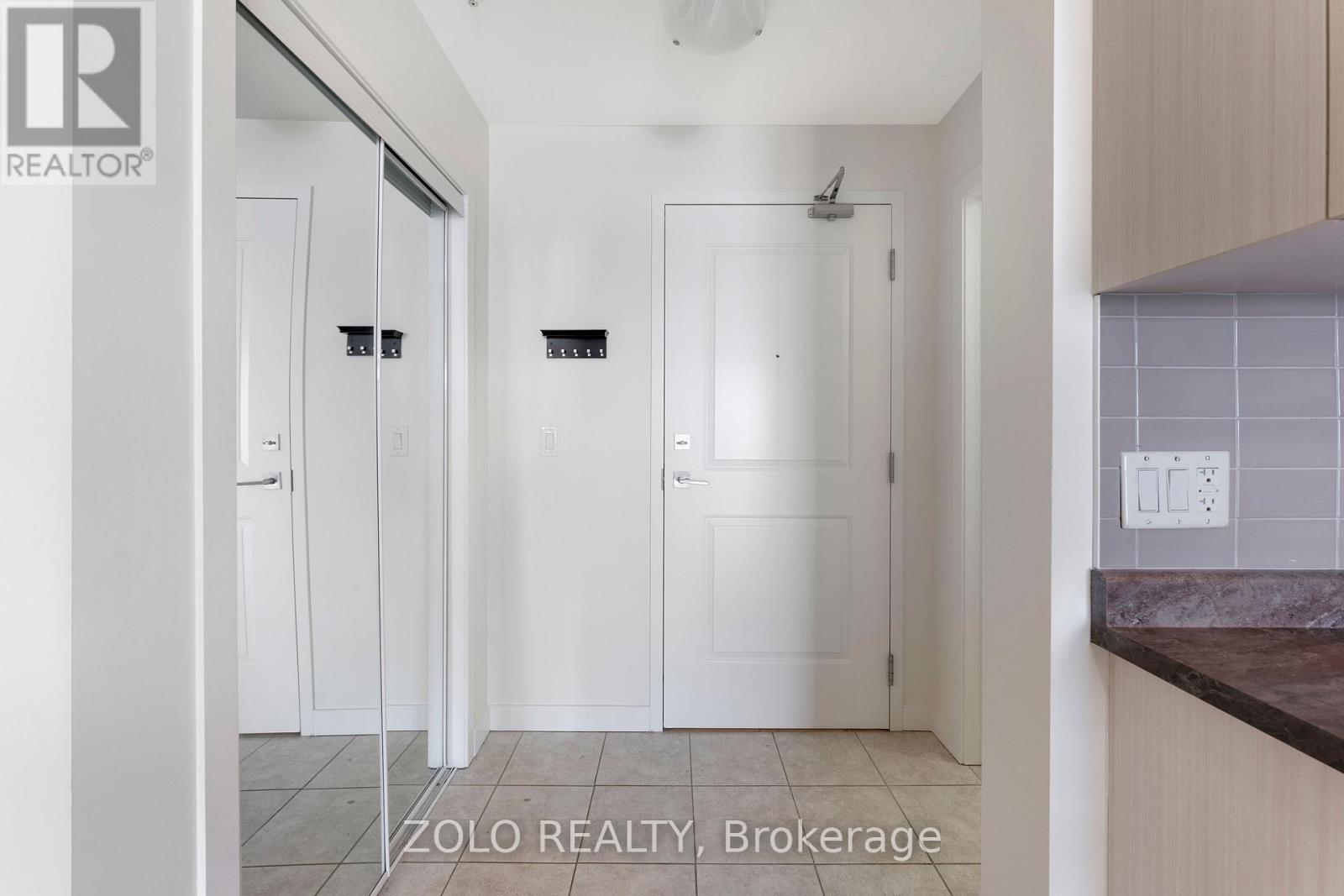 418 - 2486 Old Bronte Road, Oakville, Ontario  L6M 4J2 - Photo 4 - W12629110