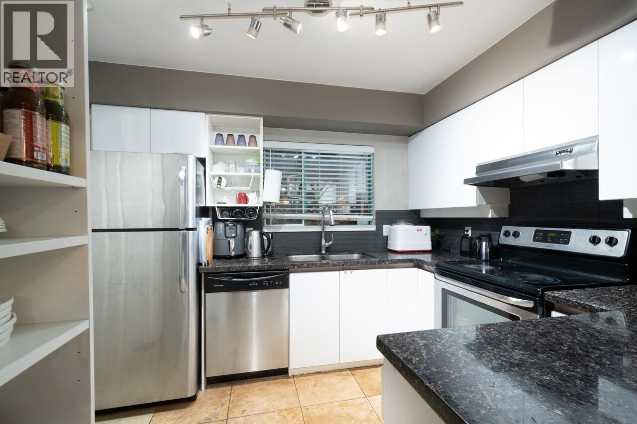 108e 3081 Glen Drive, Coquitlam, British Columbia  V3B 2P8 - Photo 11 - R3073479