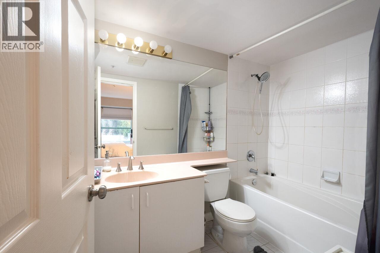 108e 3081 Glen Drive, Coquitlam, British Columbia  V3B 2P8 - Photo 16 - R3073479