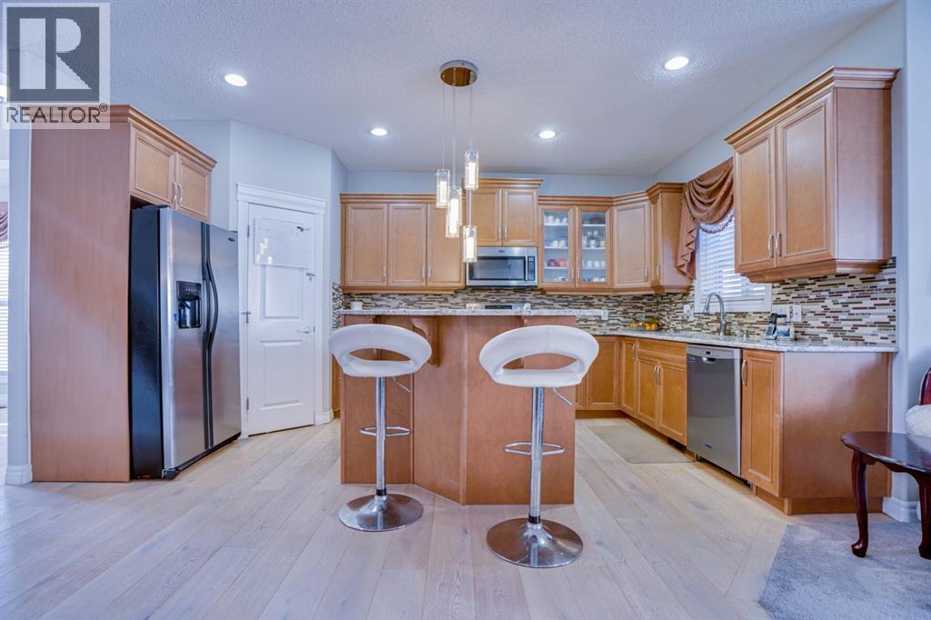 77 Saddleland Drive Ne, Calgary, Alberta  T3J 5J3 - Photo 5 - A2274425