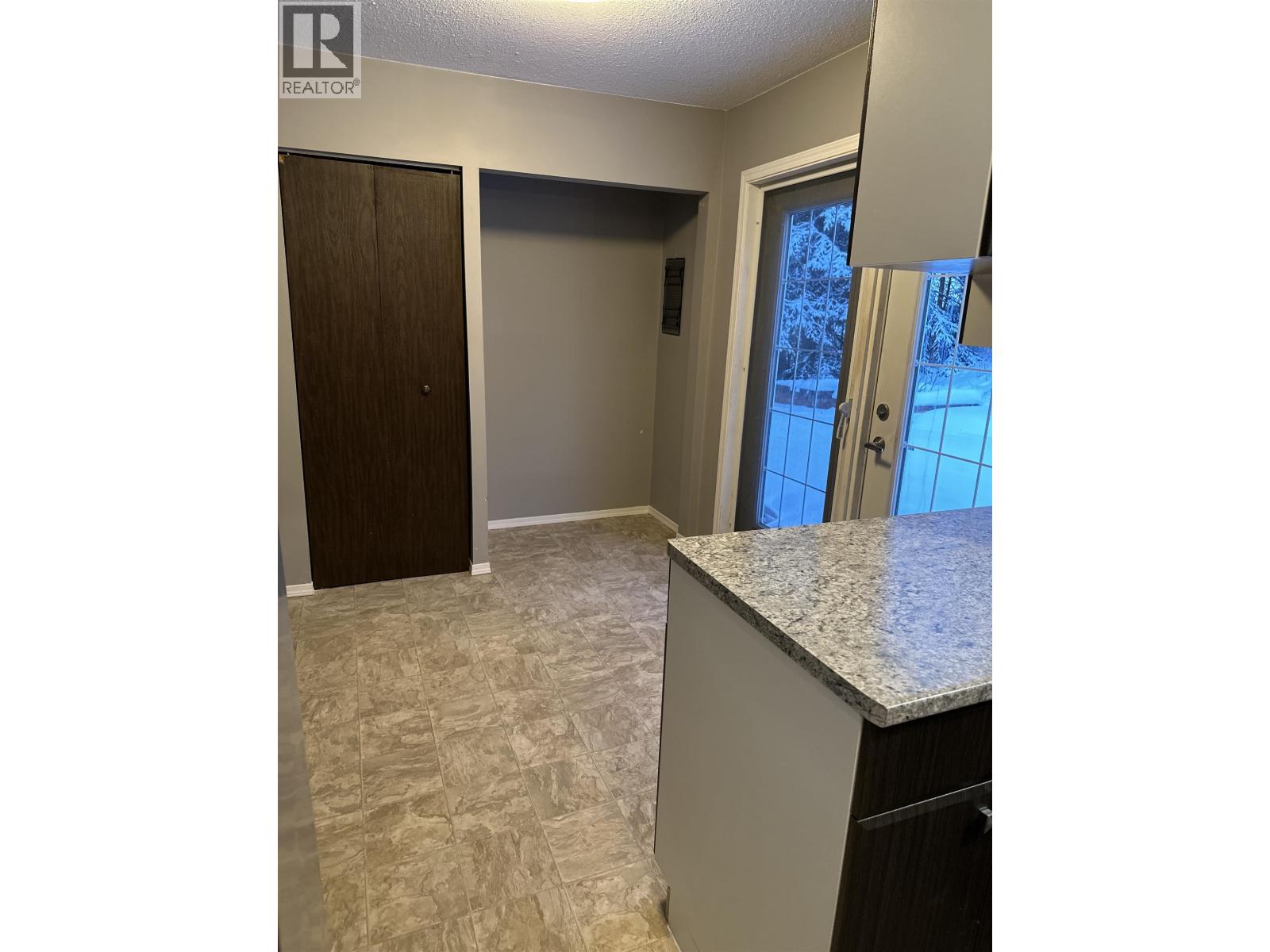 5735 Gairdner Crescent, Fort Nelson, British Columbia  V0C 1R0 - Photo 9 - R3073557