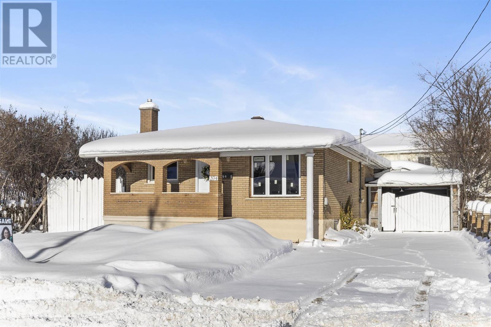 394 Connaught Ave, Sault Ste. Marie, Ontario P6C 2C9 - Photo 1 - SM252910