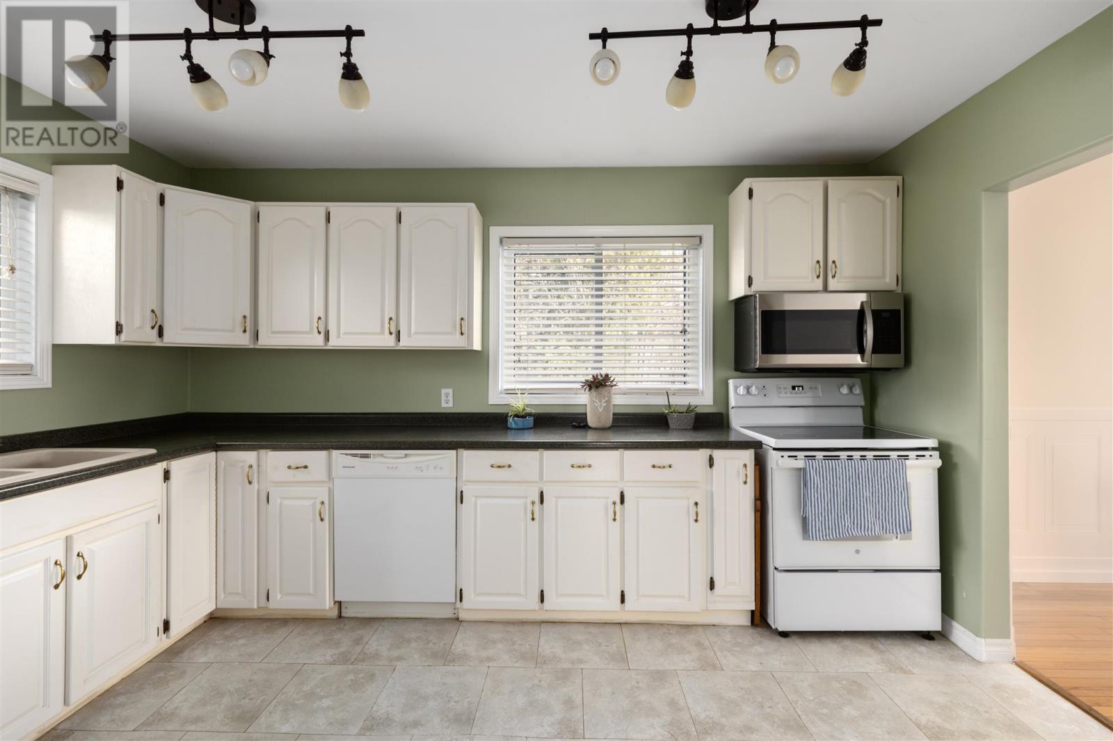 776 Second Lin W, Sault Ste. Marie, Ontario P6C 2K9 - Photo 8 - SM253330