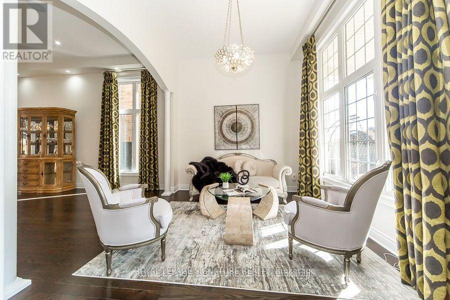 37 Royal West Drive, Brampton, Ontario  L6X 0Z8 - Photo 4 - W12570000