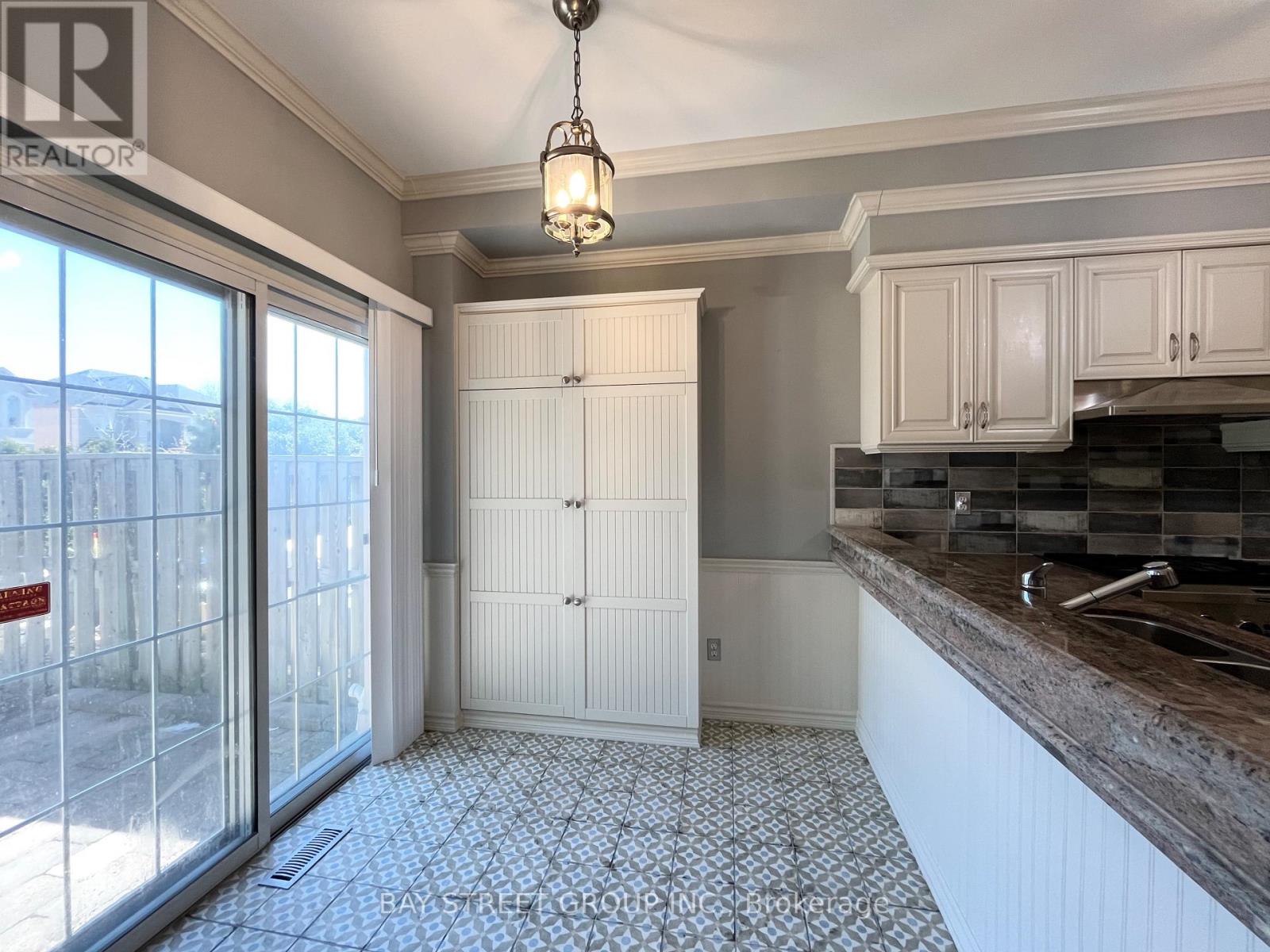 43 - 180 Blue Willow Drive, Vaughan (East Woodbridge), Ontario  L4L 9C9 - Photo 11 - N12629162