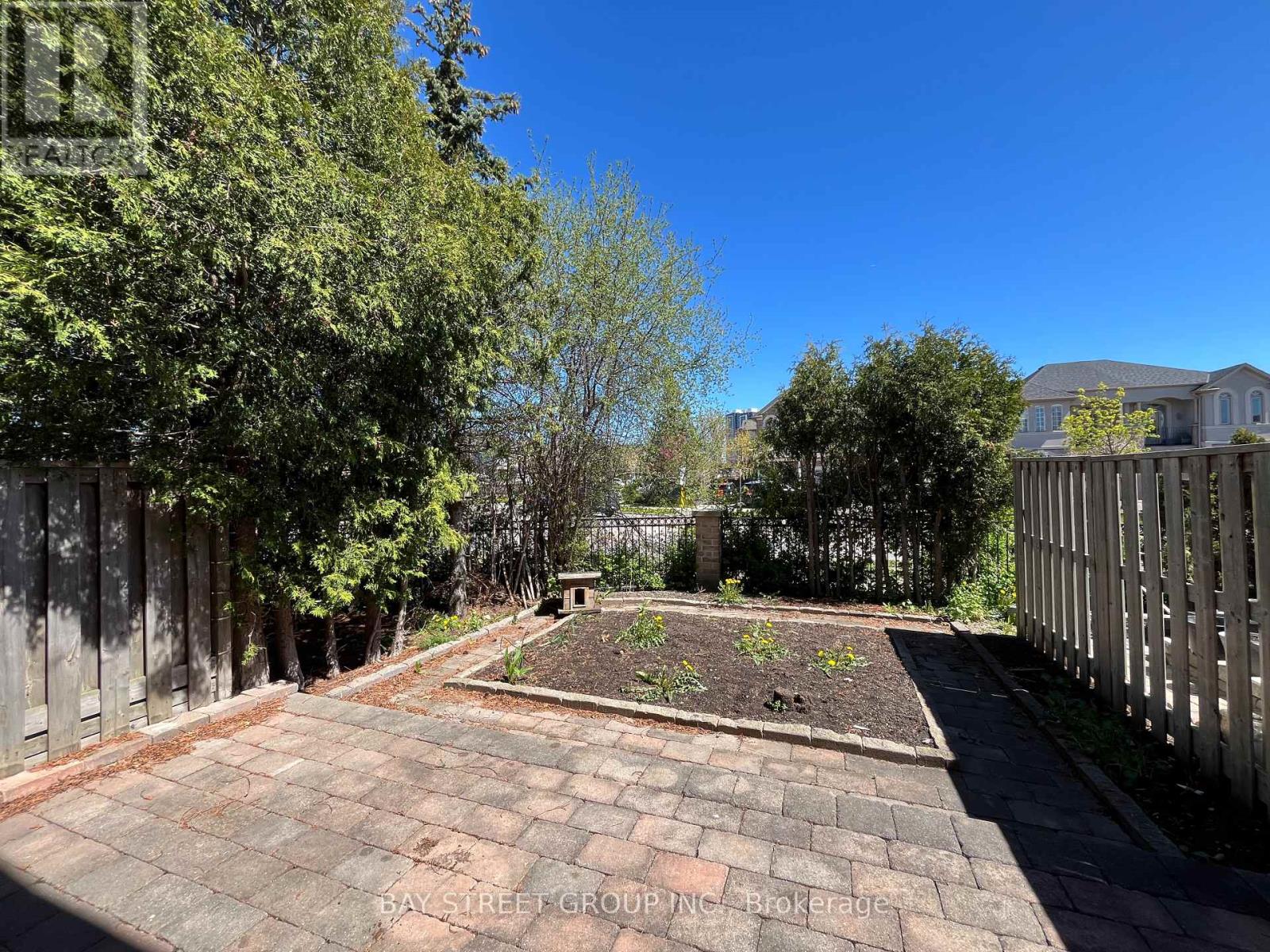 43 - 180 Blue Willow Drive, Vaughan (East Woodbridge), Ontario  L4L 9C9 - Photo 39 - N12629162