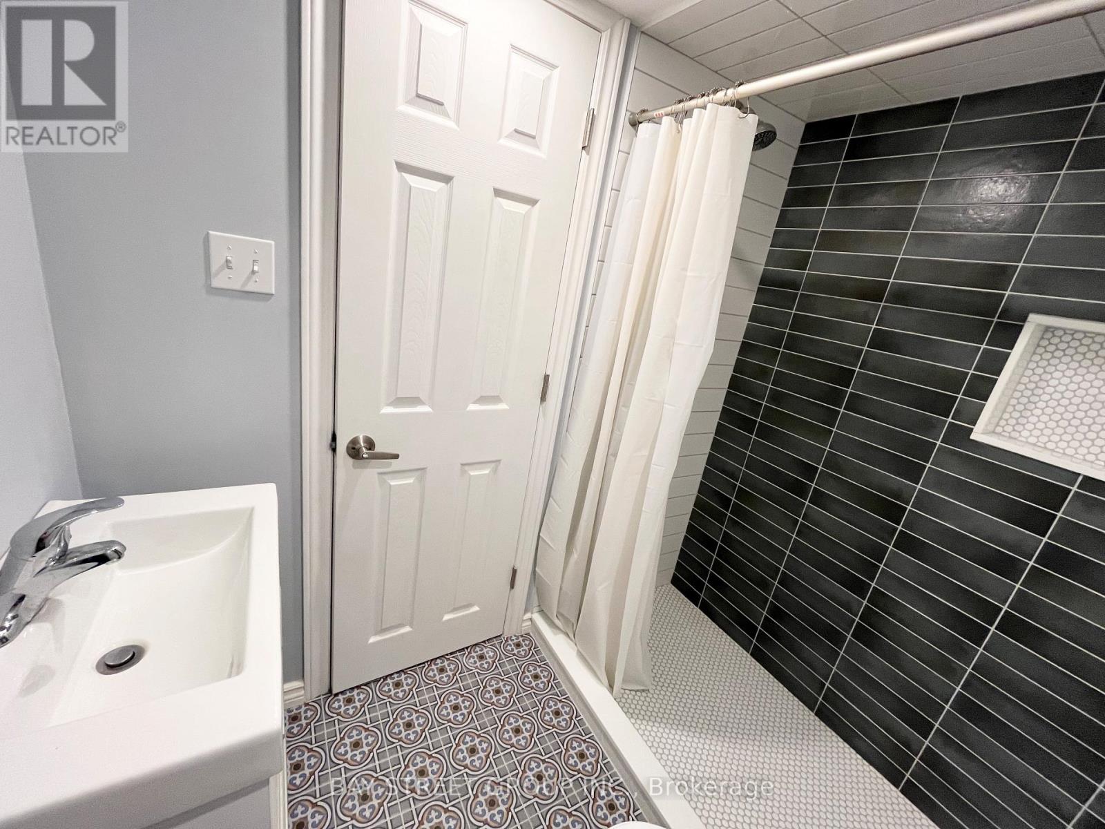 43 - 180 Blue Willow Drive, Vaughan (East Woodbridge), Ontario  L4L 9C9 - Photo 7 - N12629162